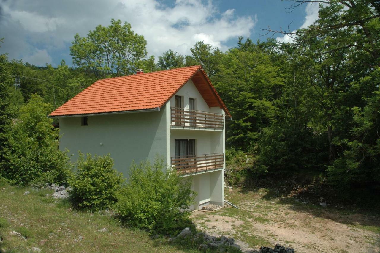 M & J Villa คราสโนโปลเย ภายนอก รูปภาพ