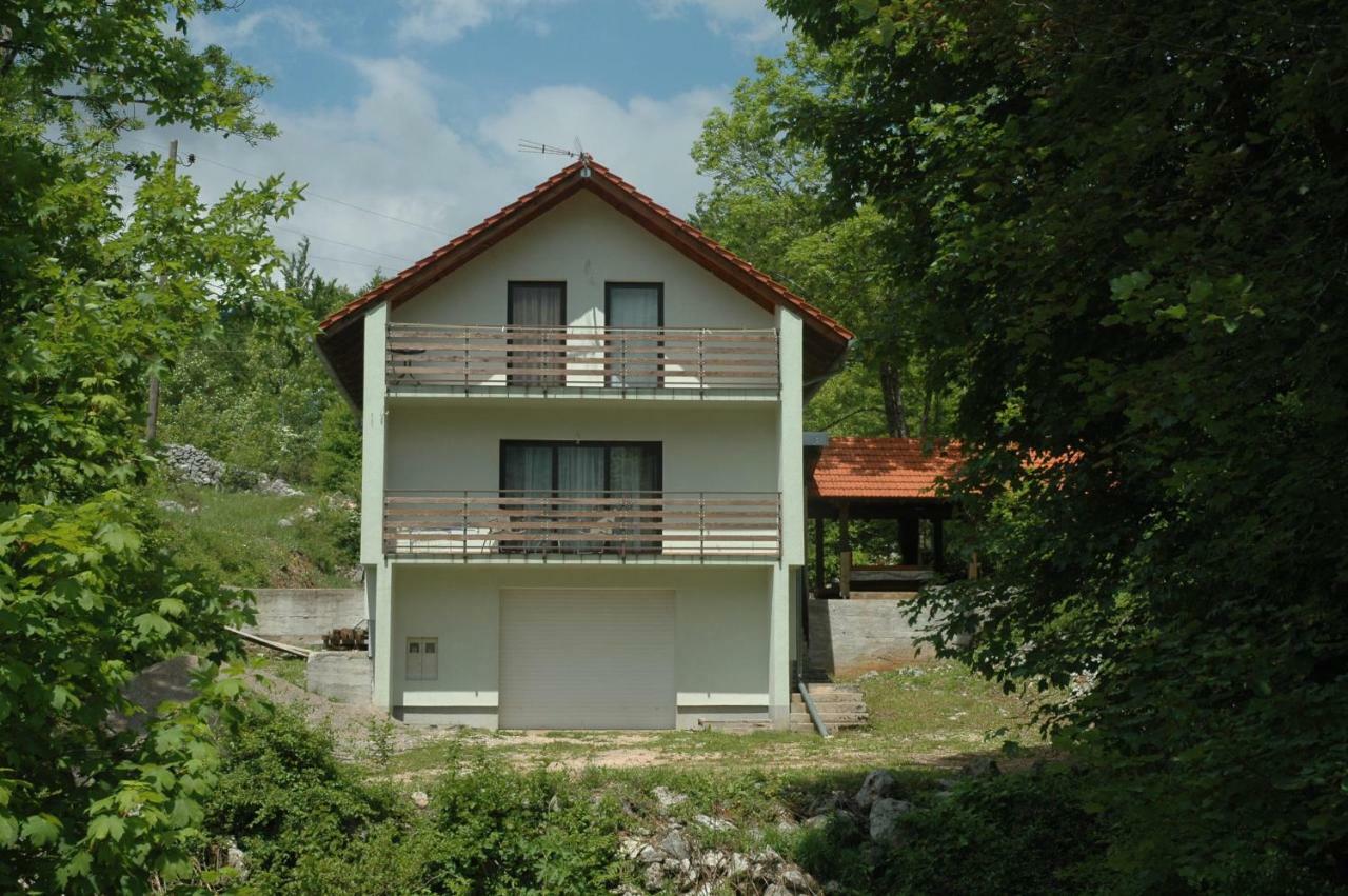M & J Villa คราสโนโปลเย ภายนอก รูปภาพ